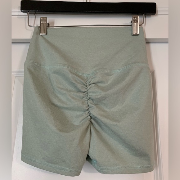 ABS2B SCRUNCH BUTT BOOTY ENHANCED FITNESS SHORTS. EXCELLENT CONDITION. - Picture 5 of 7